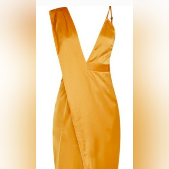 PrettyLittleThing Asymmetrical Dress - Picture 6 of 7